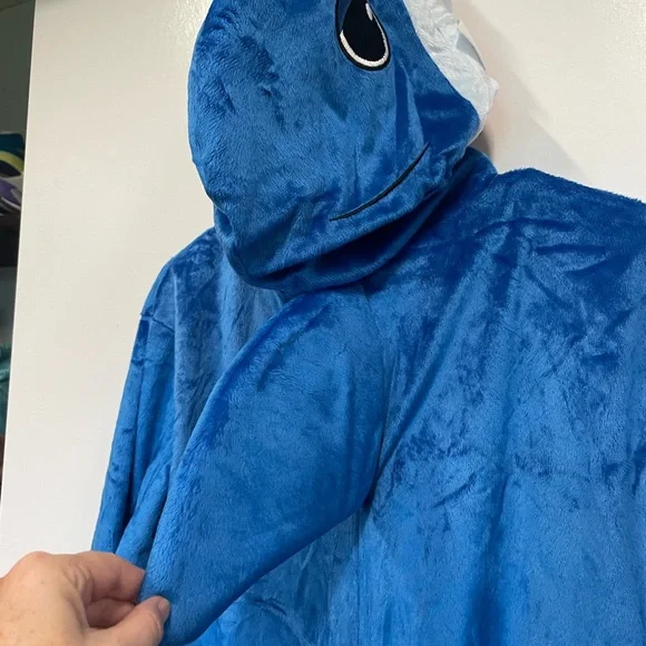 New shark costume by spirit Halloween. Group or sibling costume.